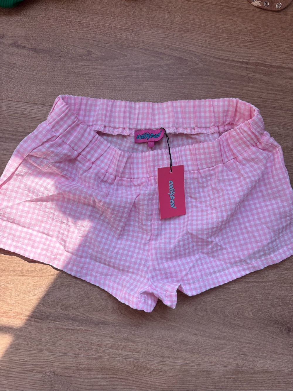 NWT Edikted Gingham Women’s Elastic Waist Mini Shorts- Small